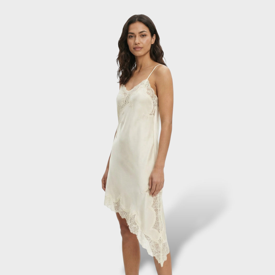 Robe Mini Dentelle Dos Nu