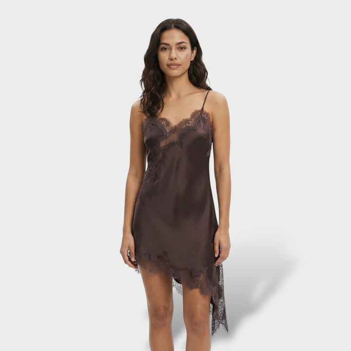 Robe Mini Dentelle Dos Nu