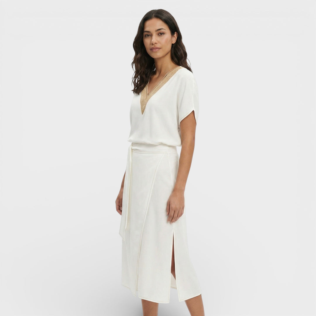 Robe Décolleté V Coupe Flatteuse