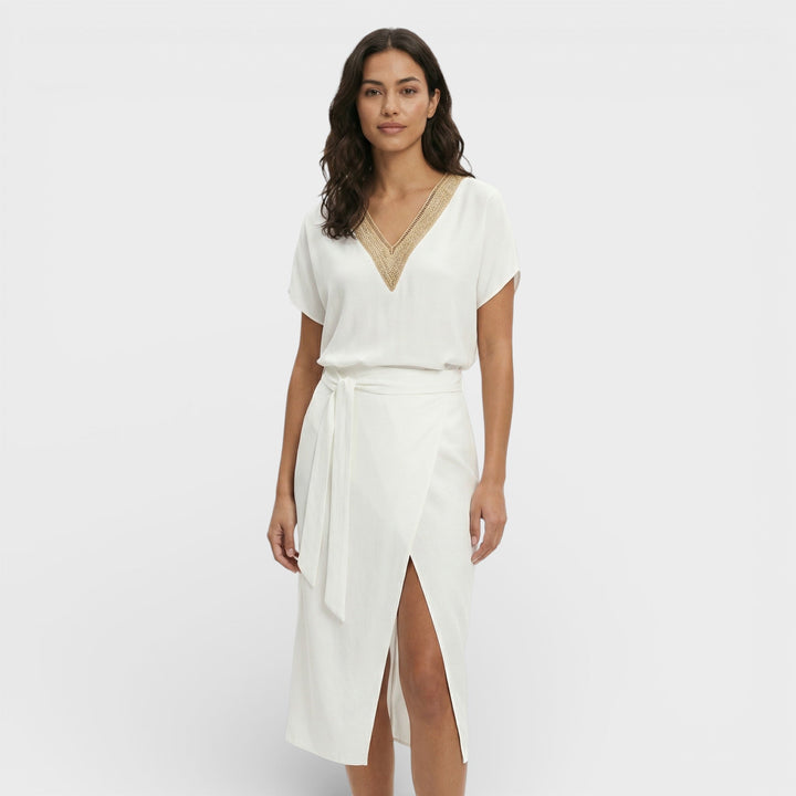 Robe Décolleté V Coupe Flatteuse