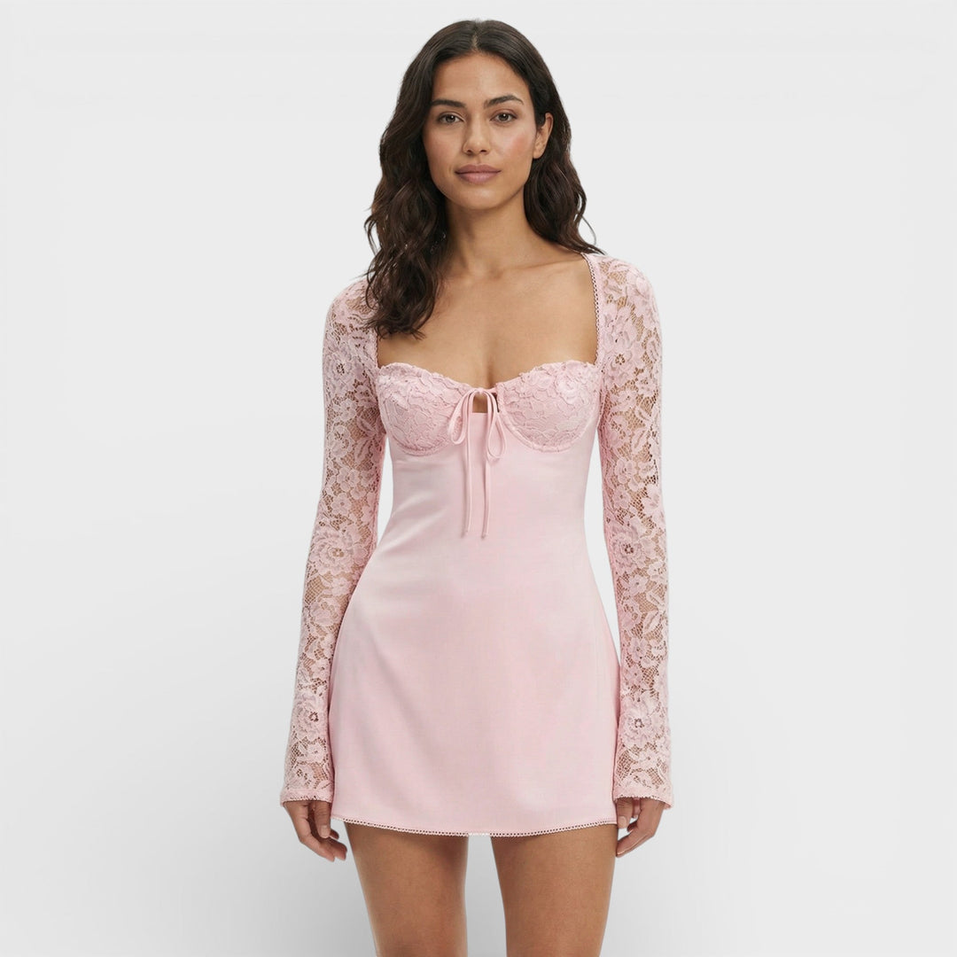 Robe Mini Dentelle Manche Évasée