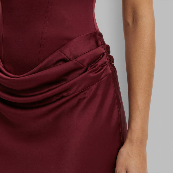 Robe Longue Dos Ouvert Élégante