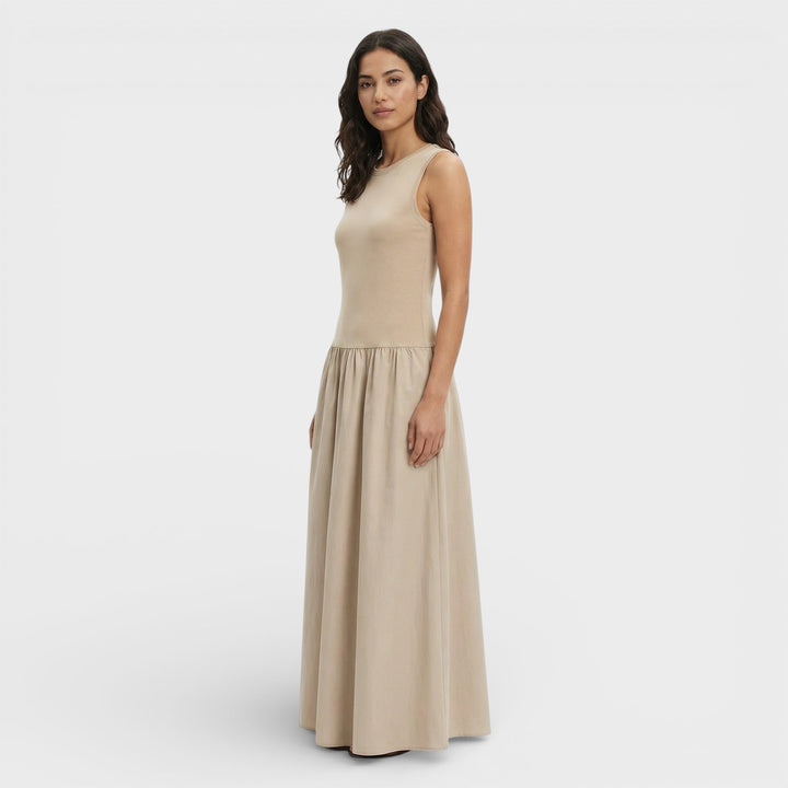 Robe Longue Noire Ajustée Femme